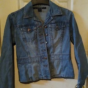 good looking and in excellent shape. casual Jean jacket ladies/junior size S